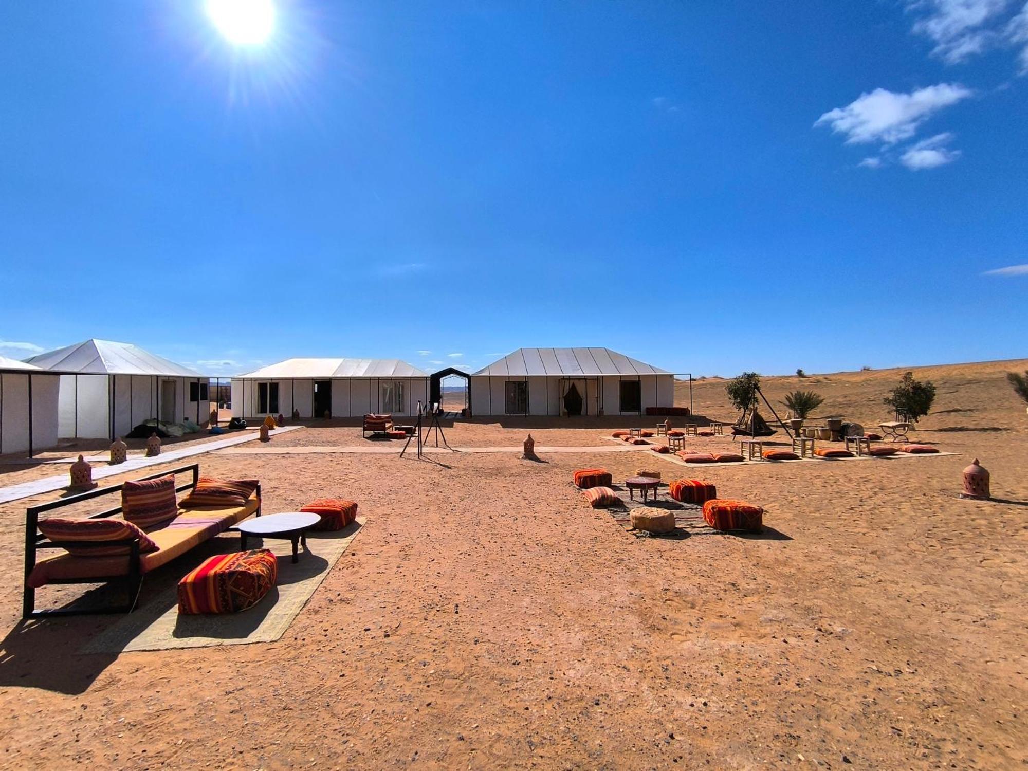 Отель Luxury Bega Camp Мерзуга Экстерьер фото