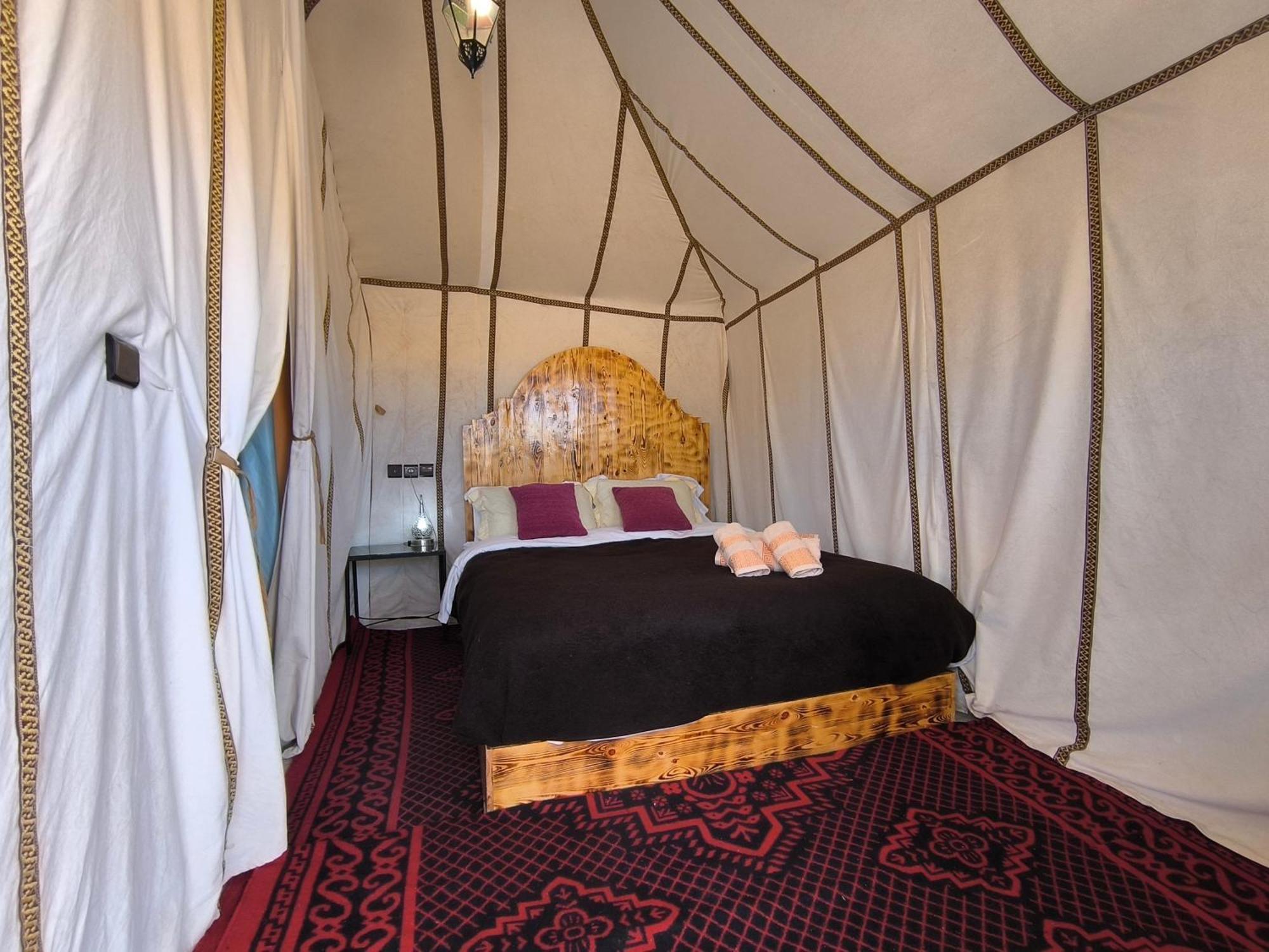 Отель Luxury Bega Camp Мерзуга Экстерьер фото