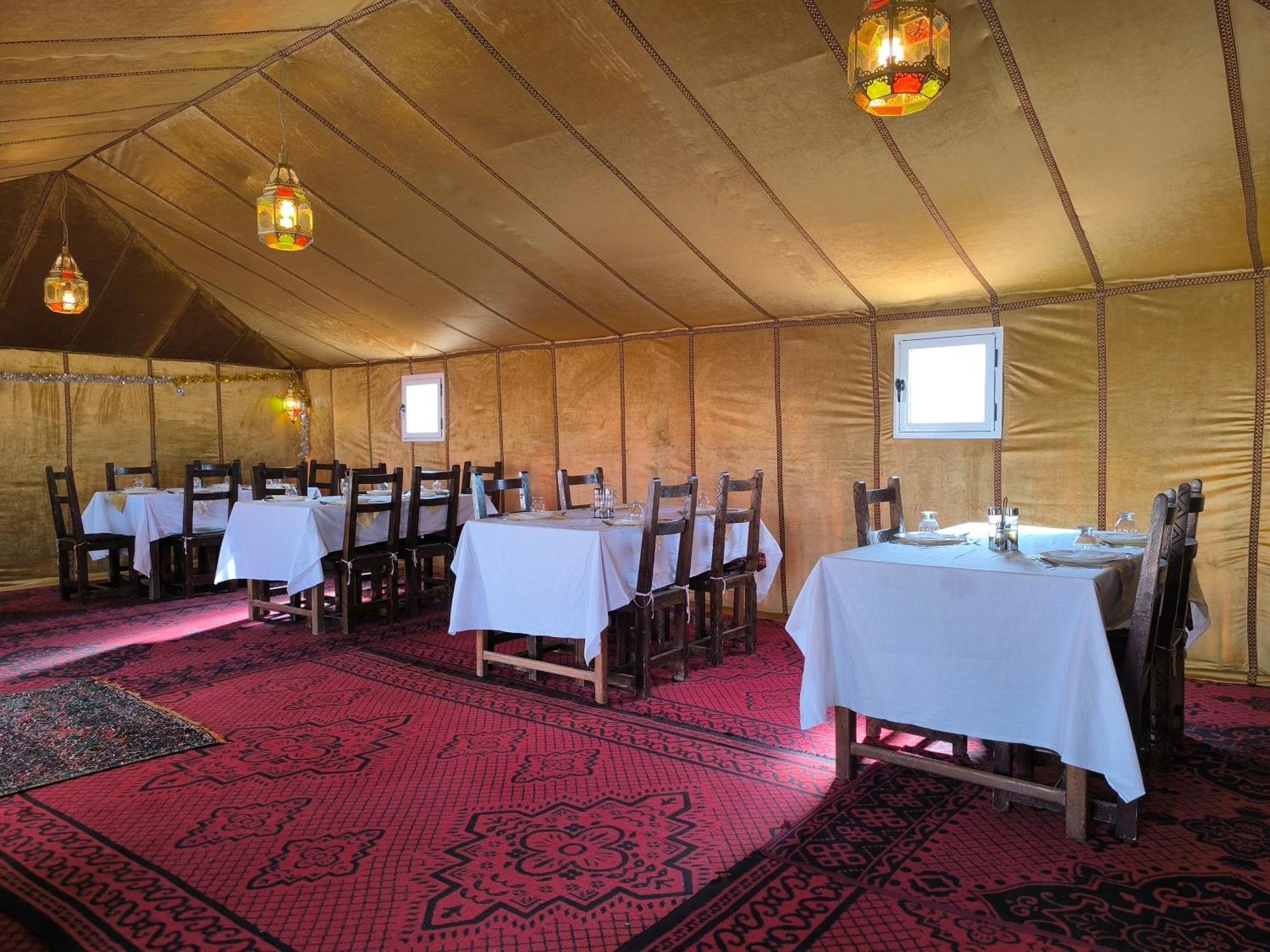 Отель Luxury Bega Camp Мерзуга Экстерьер фото